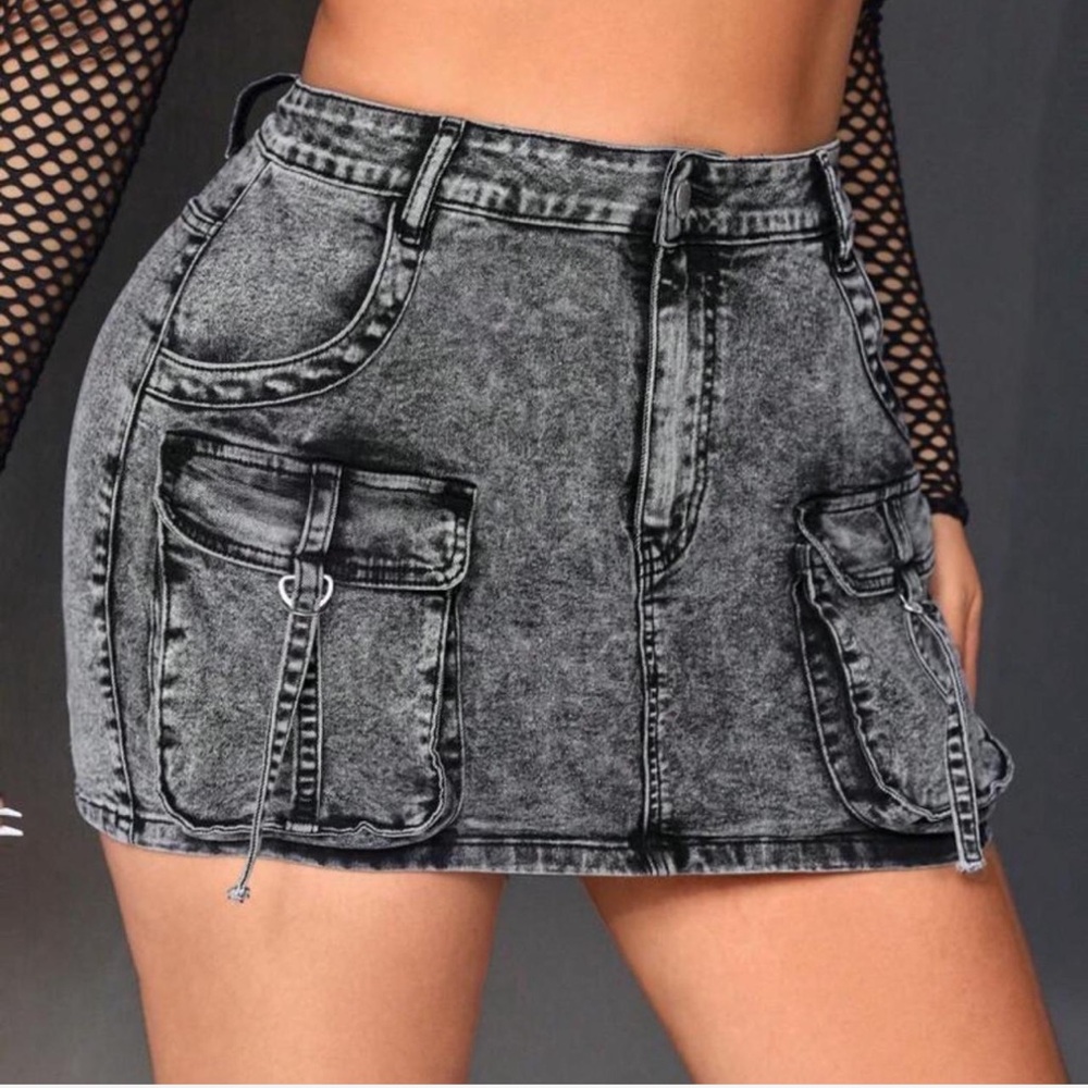 Stylish Black Denim Mini Skirt